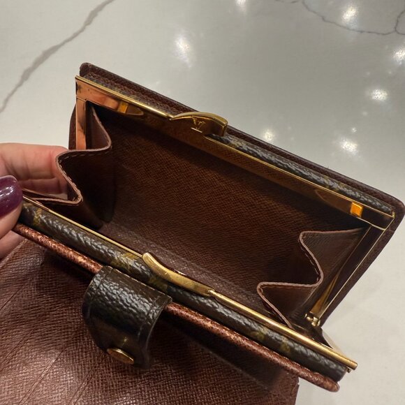 Louis Vuitton Brown and Gold Monogram Kiss Lock Wallet - Picture 8 of 11